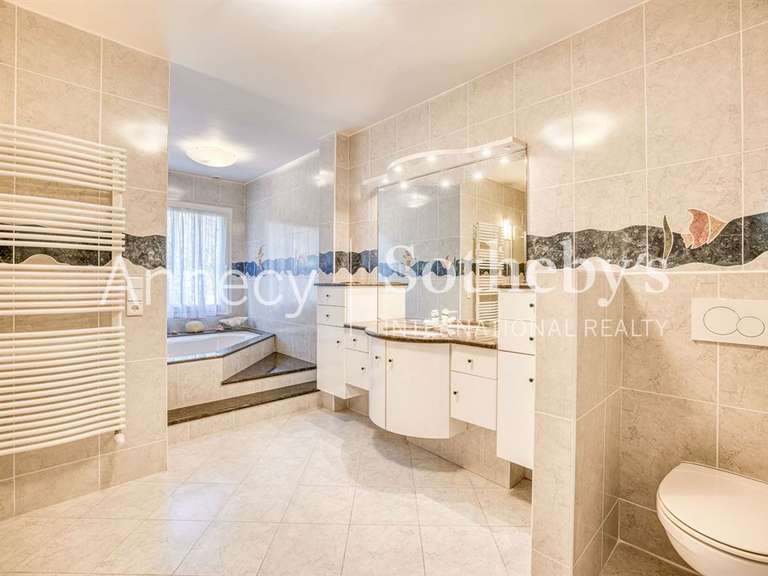 Maison Ésery - 5 chambres - 263m²