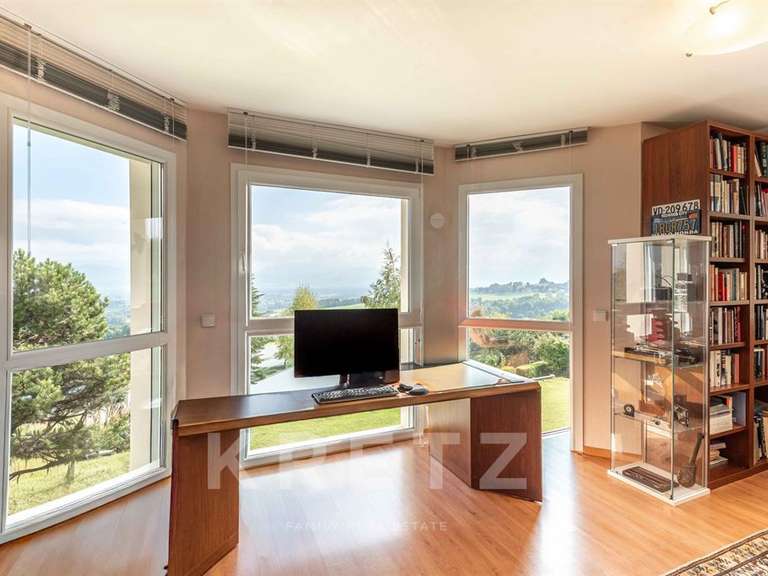 Maison Ésery - 5 chambres - 263m²