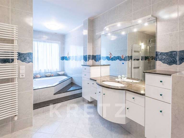 Maison Ésery - 5 chambres - 263m²