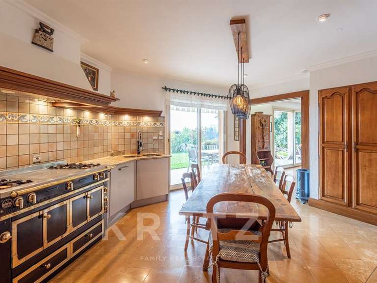 Maison Ésery - 5 chambres - 255m²