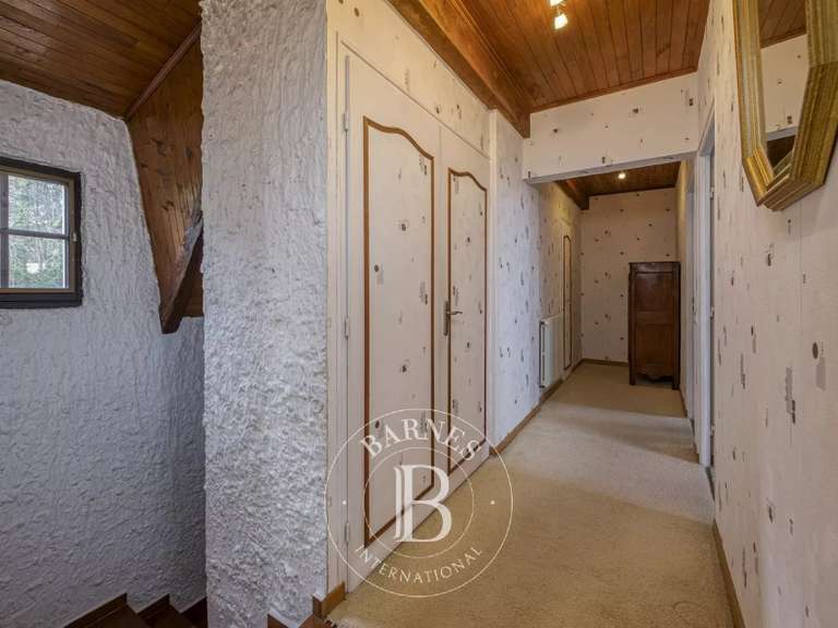 Maison Ésery - 2 chambres - 254m²