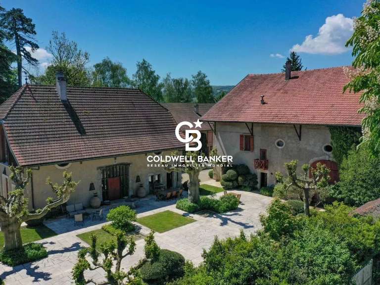 Propriété Ésery - 10 chambres - 950m²