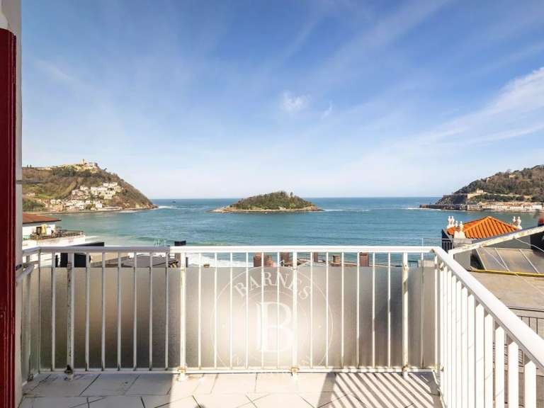 House Spain - 4 bedrooms - 277m²