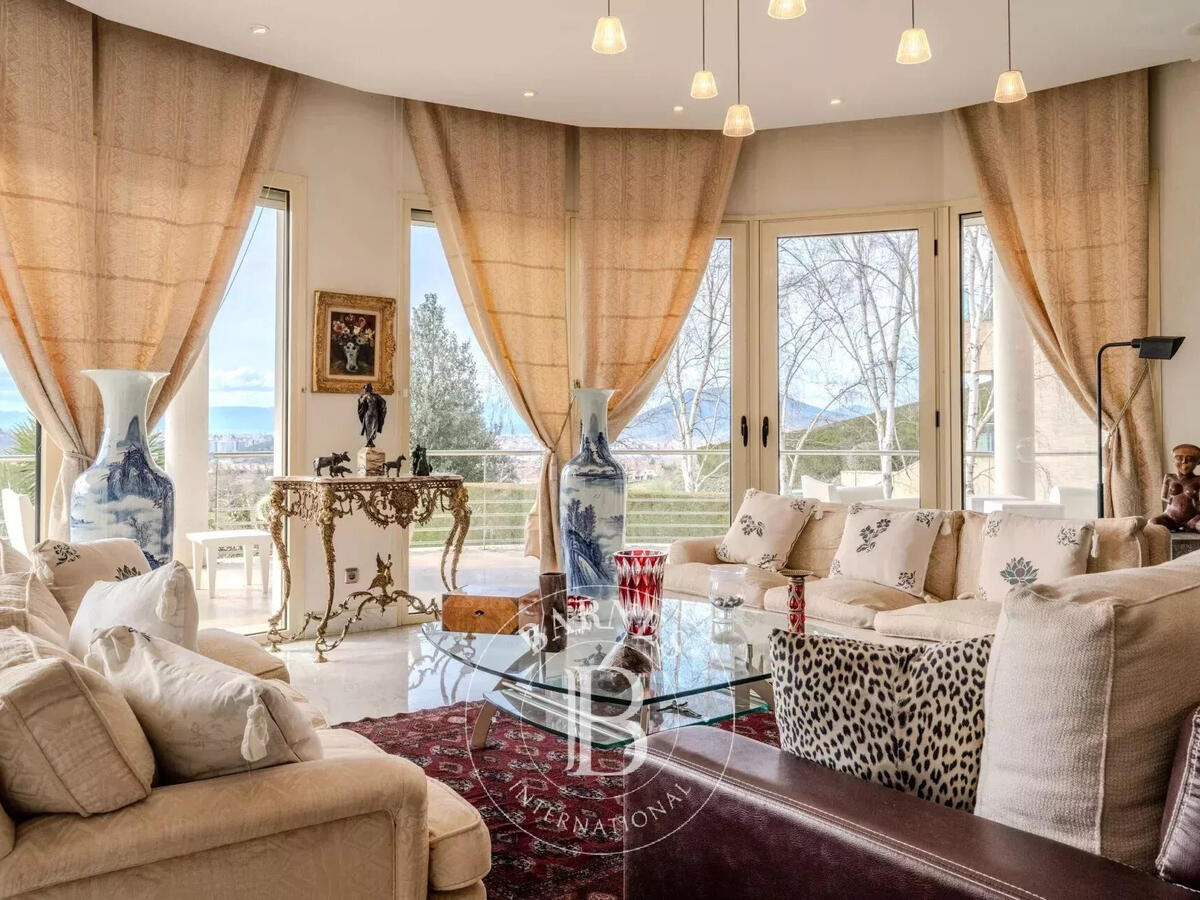 Villa Espagne