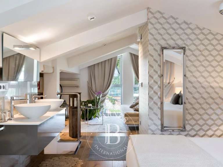 Villa Spain - 6 bedrooms - 398m²