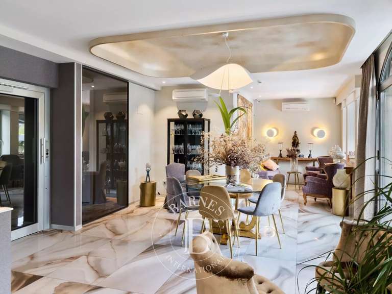 Villa Spain - 6 bedrooms - 398m²