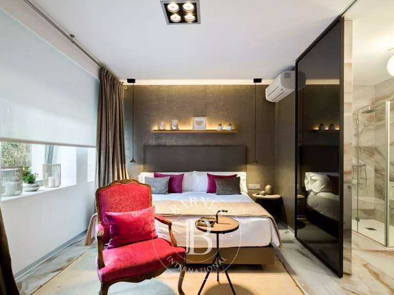 Villa Spain - 6 bedrooms - 398m²