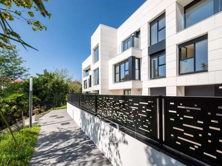 Appartement Saint-Sébastien - 4 chambres - 232m²