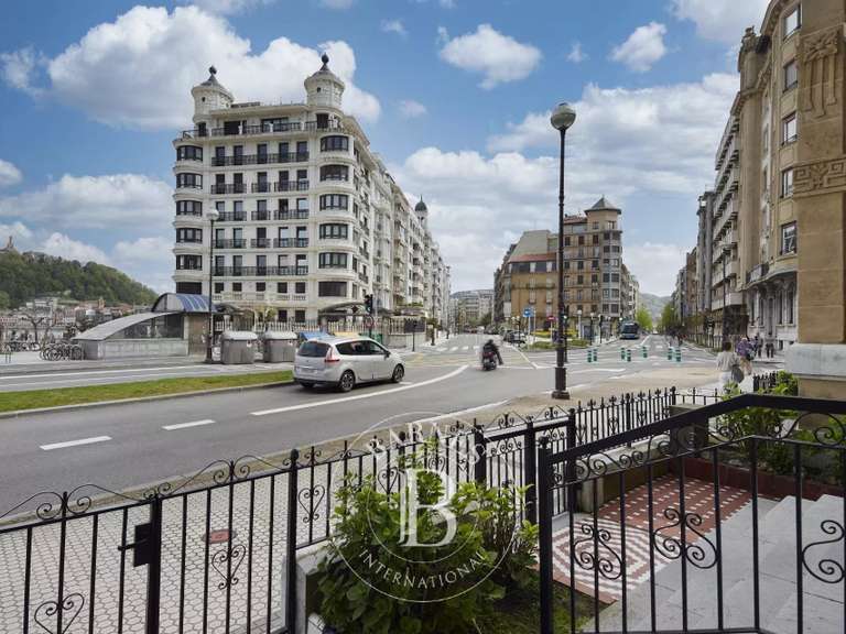 Appartement Saint-Sébastien - 4 chambres - 150m²