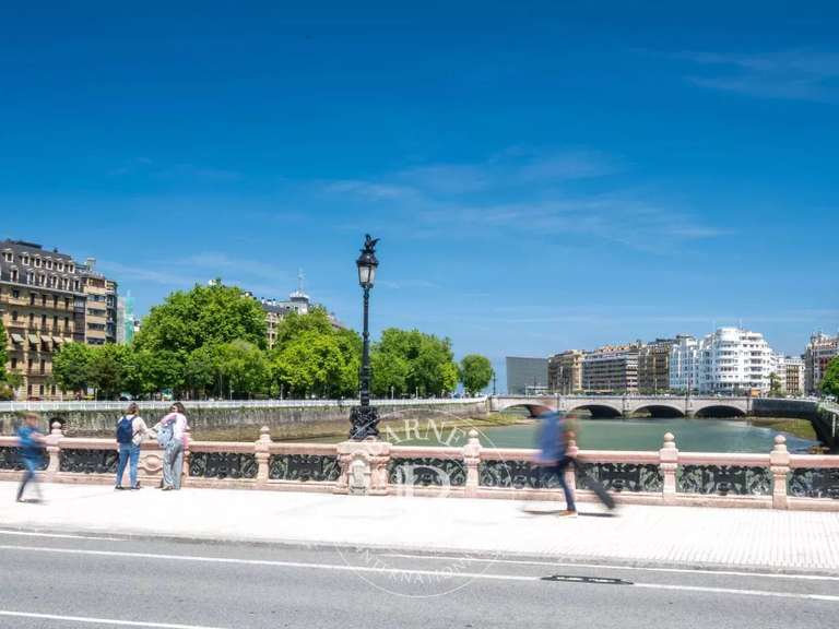 Appartement Saint-Sébastien - 5 chambres - 250m²