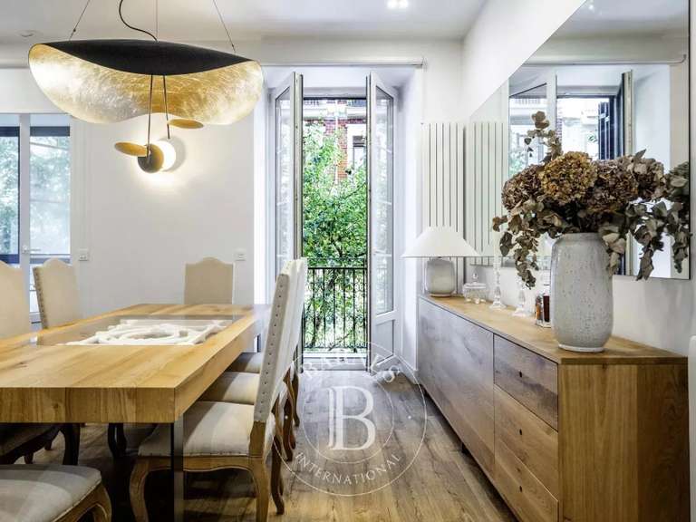 Appartement Saint-Sébastien - 3 chambres - 166m²