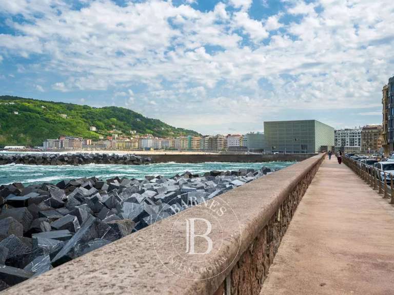 Appartement Saint-Sébastien - 3 chambres - 130m²