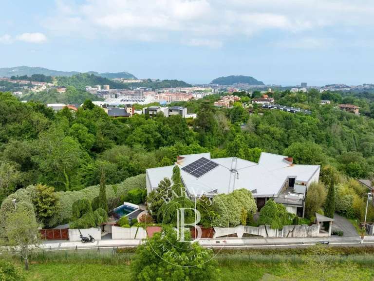 Maison Saint-Sébastien - 4 chambres - 380m²