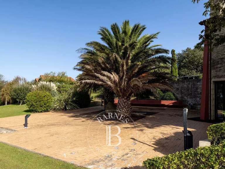 Maison Saint-Sébastien - 5 chambres - 668m²