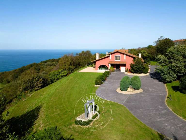 Maison Saint-Sébastien - 5 chambres - 668m²