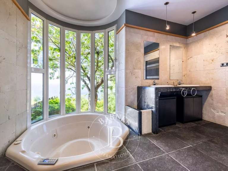 Maison Saint-Sébastien - 5 chambres - 668m²