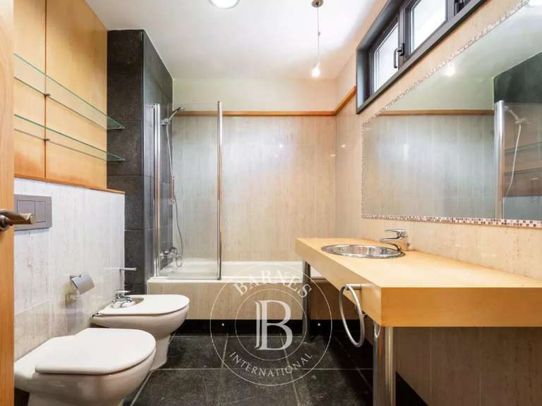 Maison Saint-Sébastien - 5 chambres - 668m²