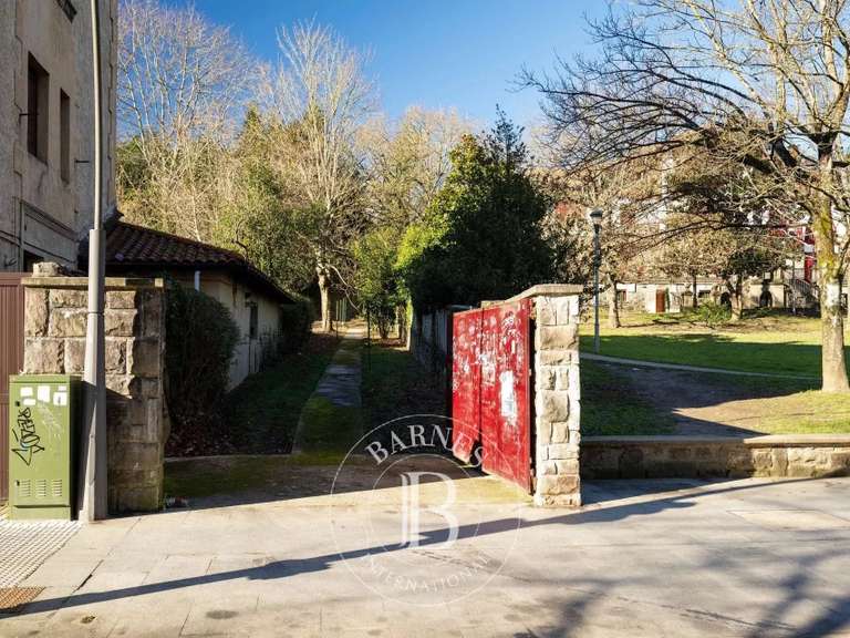 Maison Saint-Sébastien - 7 chambres - 1720m²