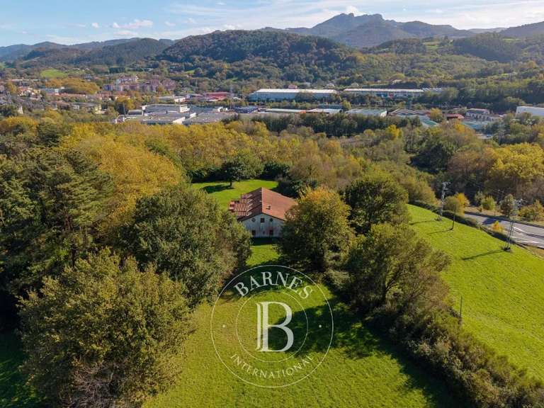 Maison Saint-Sébastien - 8 chambres - 750m²