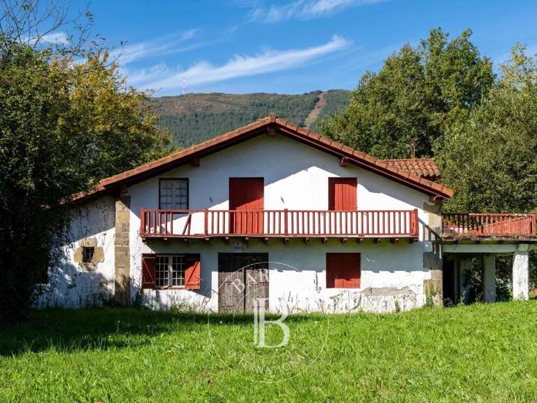 Maison Saint-Sébastien - 8 chambres - 750m²