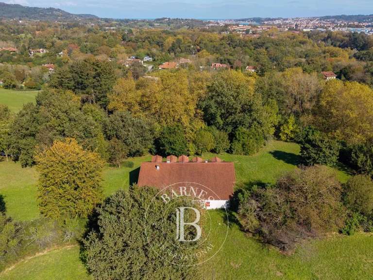 Maison Saint-Sébastien - 8 chambres - 750m²