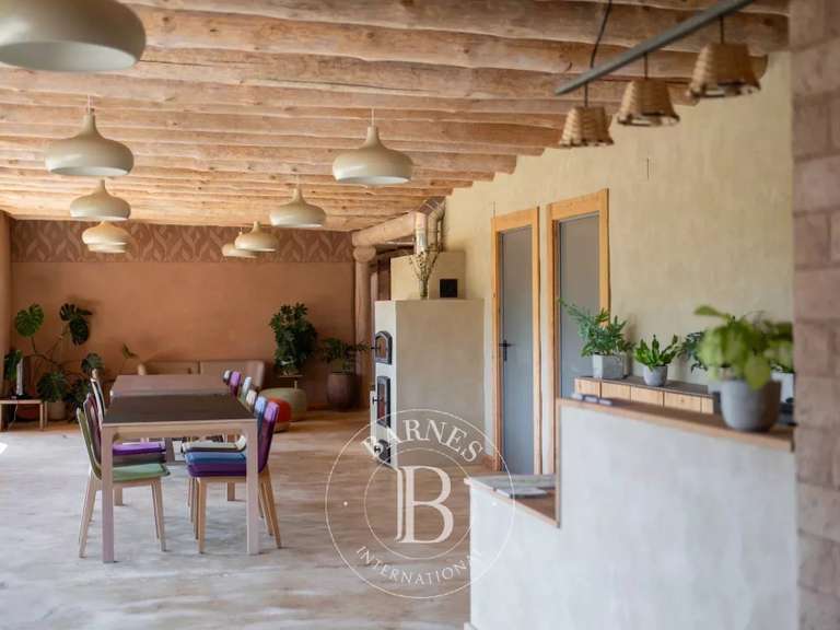 Propriété Saint-Sébastien - 9 chambres - 519m²