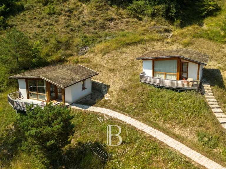 Propriété Saint-Sébastien - 9 chambres - 519m²