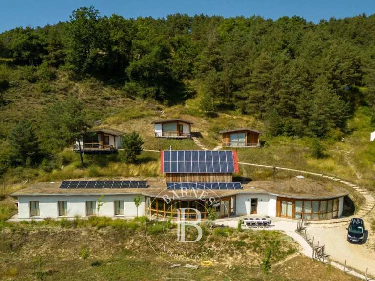 Propriété Saint-Sébastien - 9 chambres - 519m²
