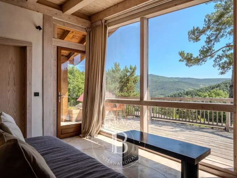 Propriété Saint-Sébastien - 9 chambres - 519m²