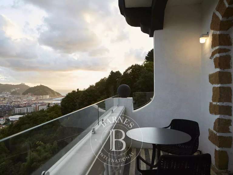 Villa Saint-Sébastien - 9 chambres - 700m²