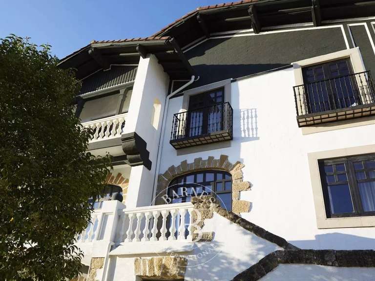 Villa Saint-Sébastien - 9 chambres - 700m²