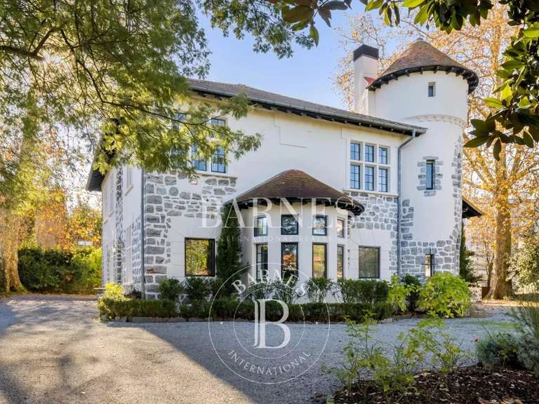 Villa Saint-Sébastien - 6 chambres - 540m²