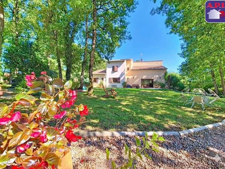 House Esperce - 4 bedrooms - 272m²