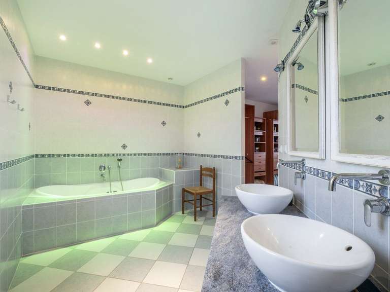 House Essouvert - 5 bedrooms - 408m²