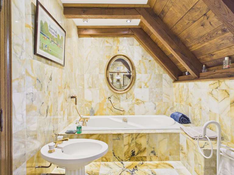 House Estaing - 6 bedrooms - 359m²