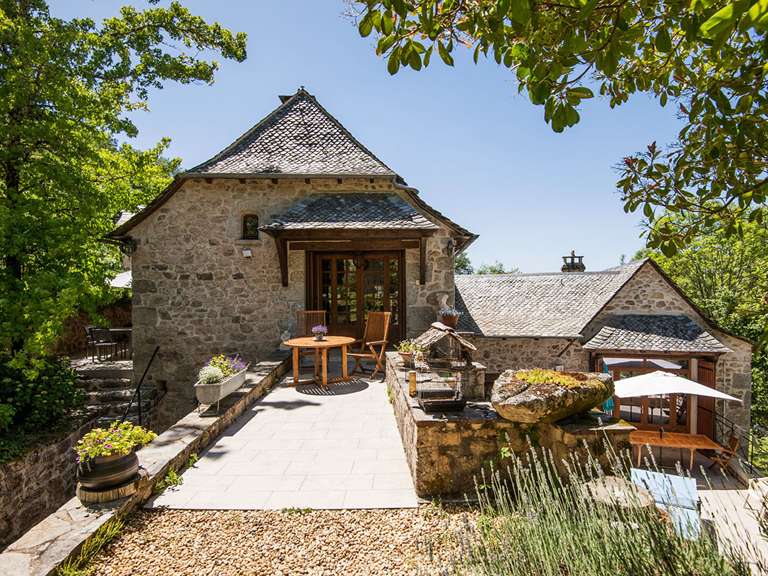 House Estaing - 6 bedrooms - 359m²