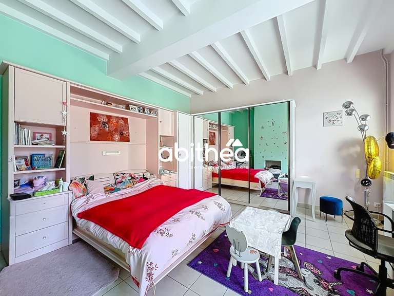 House Estreux - 6 bedrooms - 317m²