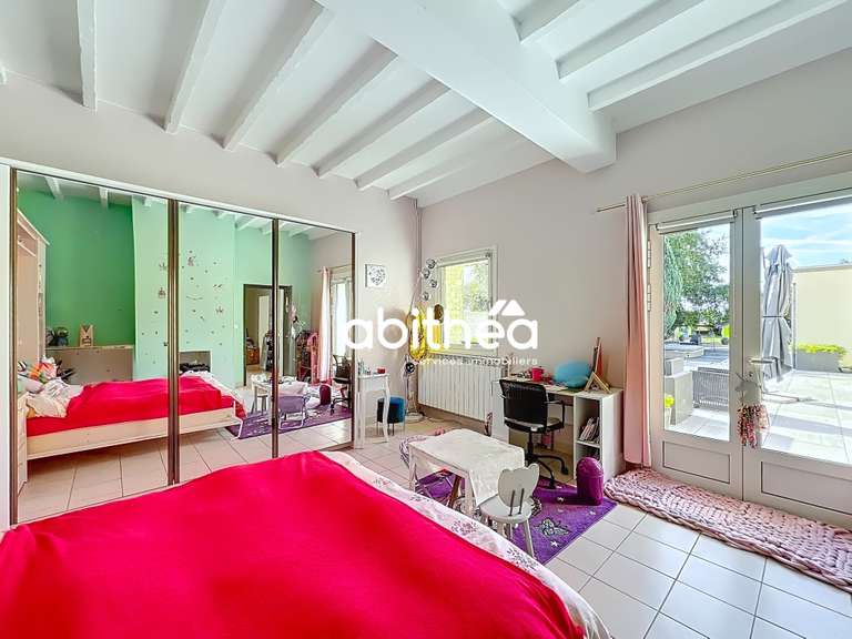 House Estreux - 6 bedrooms - 317m²