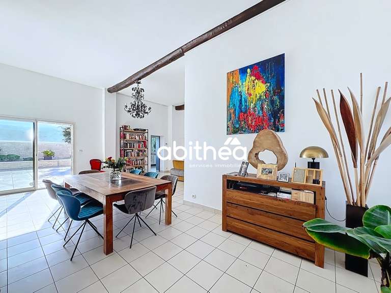 House Estreux - 6 bedrooms - 317m²