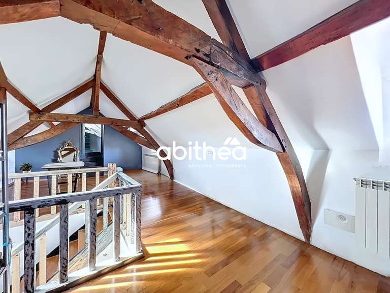 House Estreux - 6 bedrooms - 317m²