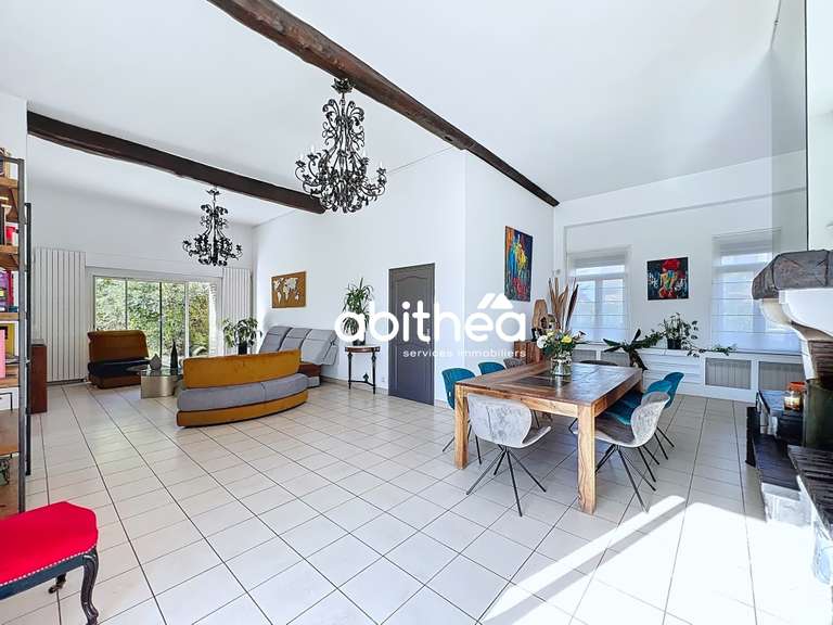 House Estreux - 6 bedrooms - 317m²