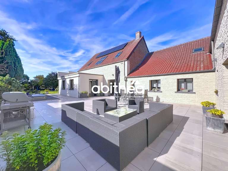 House Estreux - 6 bedrooms - 317m²