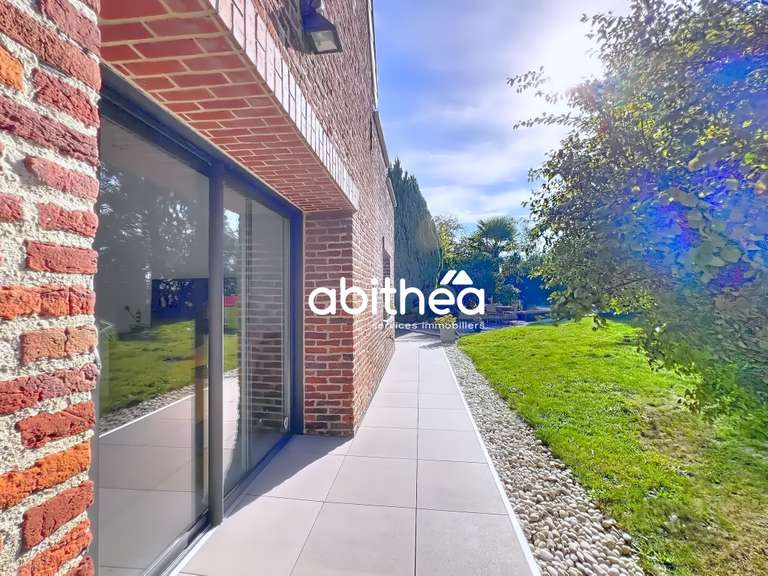 House Estreux - 6 bedrooms - 317m²