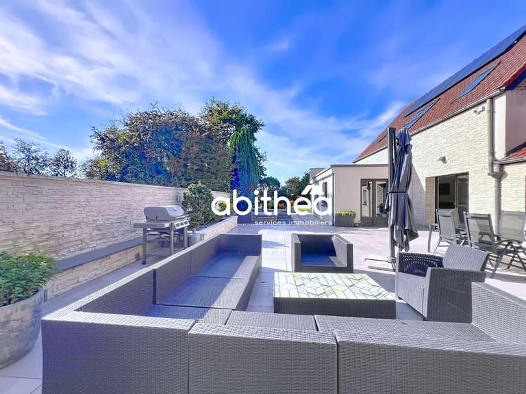 House Estreux - 6 bedrooms - 317m²