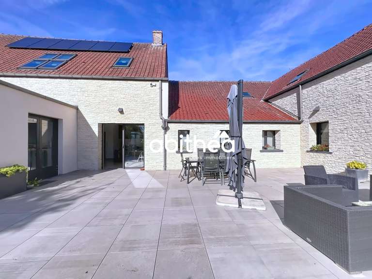 House Estreux - 6 bedrooms - 317m²