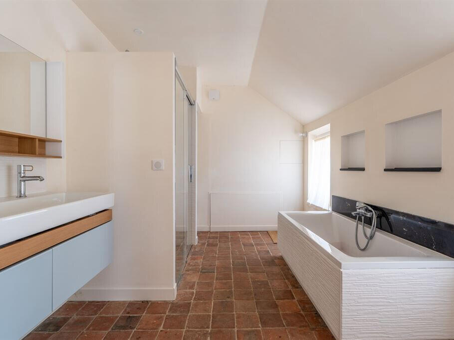 House Esves-le-Moutier