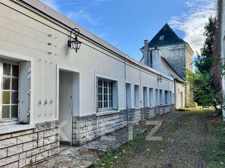 Castle Esvres - 37 bedrooms - 1526m²