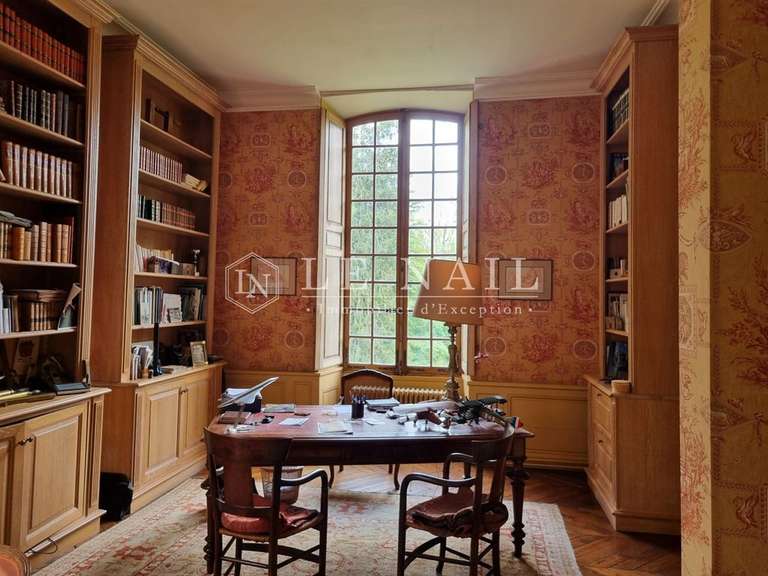 Château Étampes - 9 chambres - 650m²