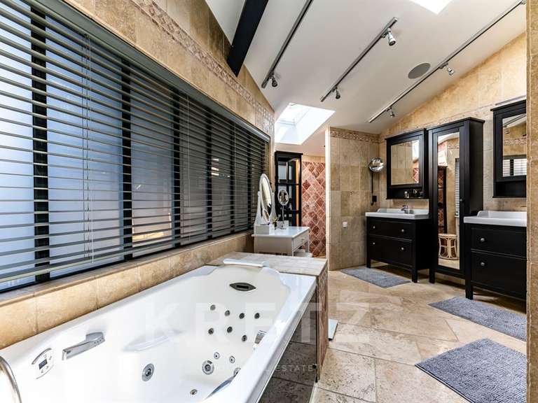 House Étampes - 4 bedrooms - 750m²