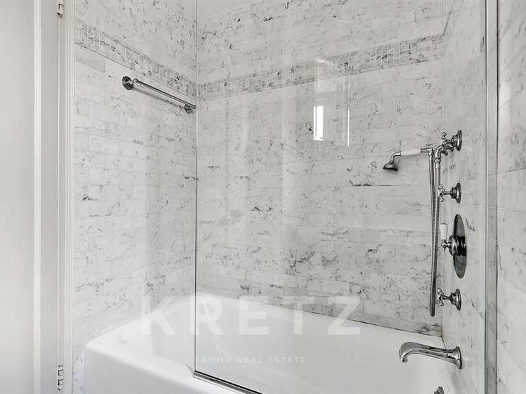 Appartement East New York - 1 chambre - 67m²